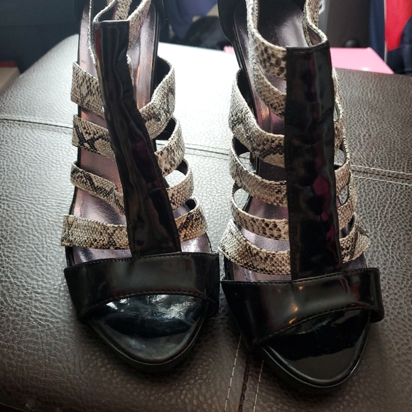 Heels - Picture 4 of 5